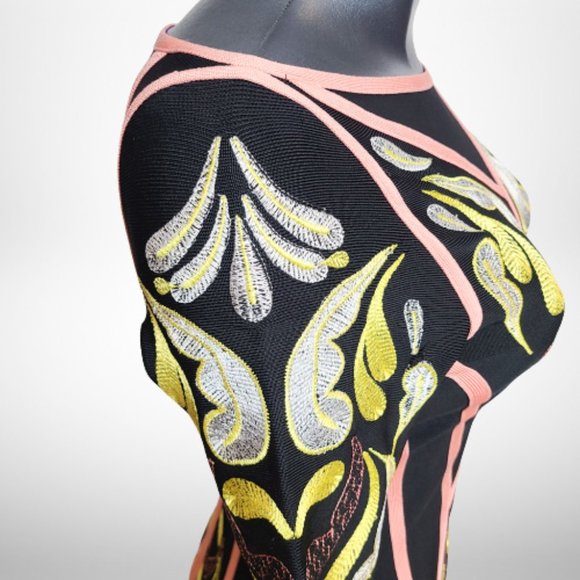 STUNNING HERVE LEGER FIT-AND-FLARE DRESS IN BUTTERFLY & PAISLEY JACQUARD - Picture 12 of 16